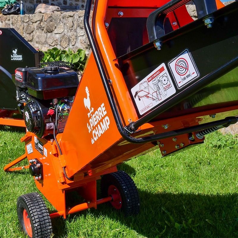 Broyeur de végétaux thermique 196 cc, 100 mm St Pierre du Champ